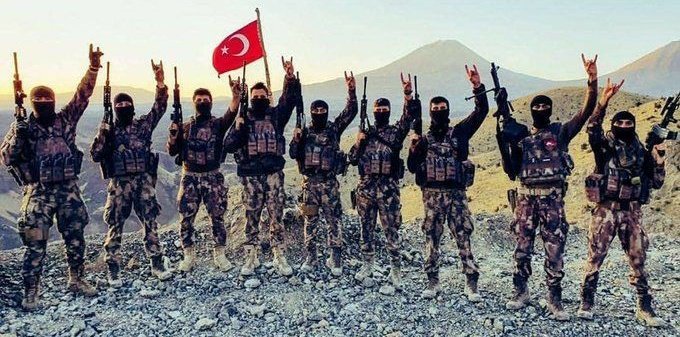 Ali_Agaoglu63's tweet photo. Leş leri toplayın ilk somra tweet atmaya gelebilirsiniz 😂🇹🇷#HDPyeOyVereceğim https://t.co/KEmK9nOQOC