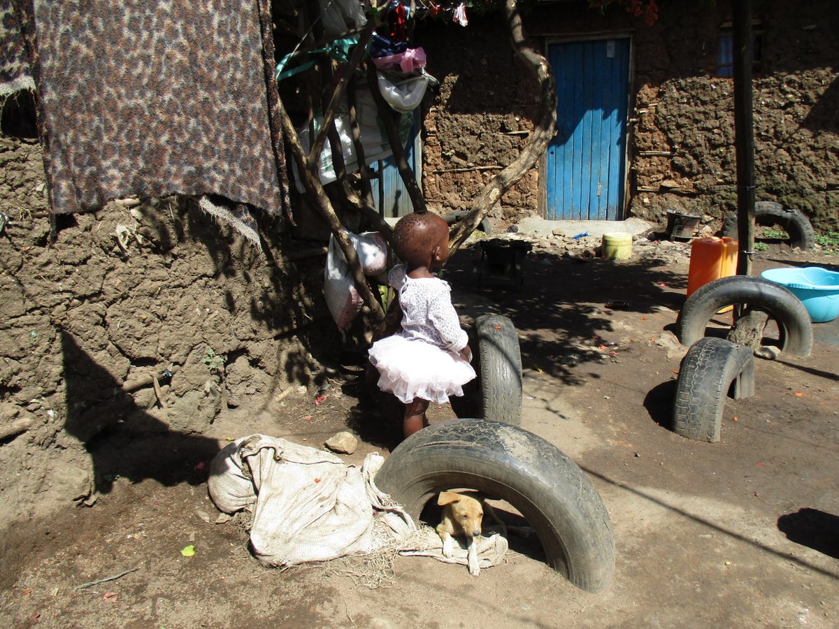christshope's tweet photo. AIDS kills over 1200 people each day in Sub-Saharan Africa, leaving in its wake an estimated 12 million children orphaned and vulnerable. Many of these children and their family members die without knowing that their healing comes ultimately from the hope and love of Jesus Christ https://t.co/EKT1JeuWnc