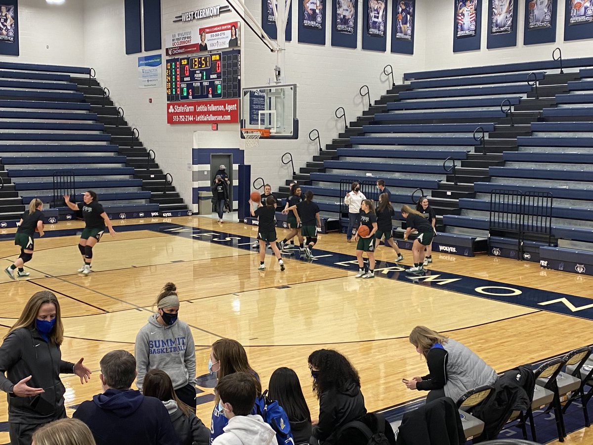 Warmups before the first tournament game. Good luck bulldogs!