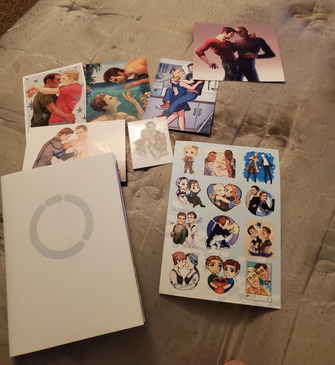 HaloOnMarsUwU's tweet photo. @ZineDetroit  They came! Thank you so much! I accidentally cut the book a bit while opening it cuz i was a bit too excited, but that's ok. I love this aaaah! https://t.co/IiiXSgrCY5