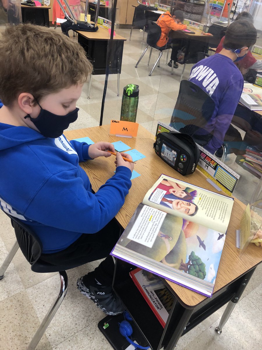 TeacherTrone's tweet photo. Today we practiced “Close Reading”- digging deeper into the text. We read the folktale The Harvest Birds &amp; then used sticky notes to jot down our thinking. Students found important parts &amp; favorite parts, asked questions &amp; made connections w/the story and themselves. #rowvastrong https://t.co/xNsJjUru1e