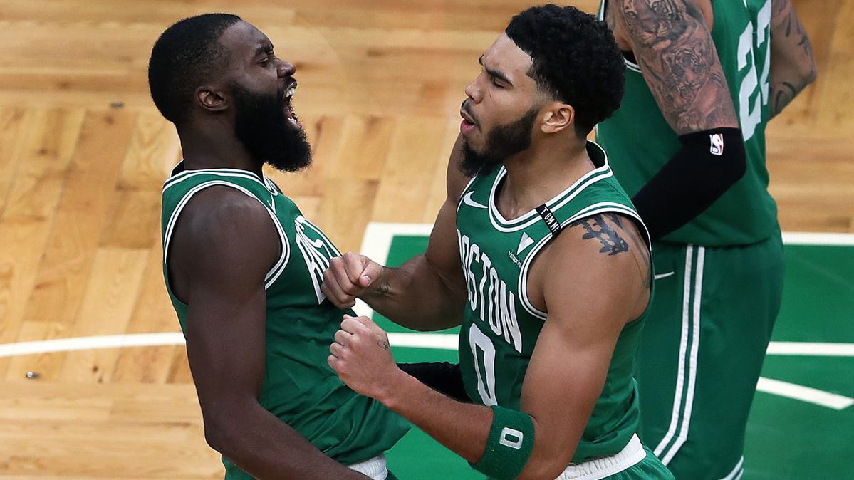 GuyBostonSports's tweet photo. Jaylen Brown and Jayson Tatum were not named All-Star starters for the Eastern Conference...

Tatum:
25.8 PPG
7.0 RPG
4.7 APG

Brown:
25.9 PPG
5.5 RPG
3.6 APG https://t.co/BrLaKnjpZ1