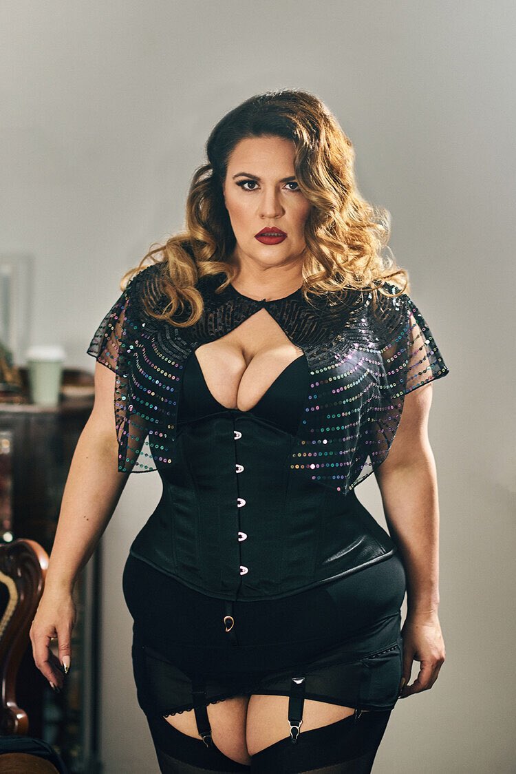 Inspiration: @MistressLucilla mistresslucilla.com.au UNAPOLOGETICALLY CRUEL CURVY GODDESS With two degrees in psychology Mistress Lucille enjoys uncovering what excites and scares you. You will be captivated by her luscious beauty, dangerous curves, and commanding presence.