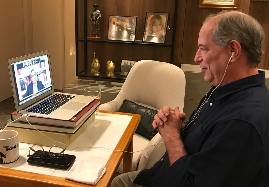cirogomes's tweet photo. Boa noite, turma! Concedi entrevista agora para Marco Antonio Villa (@VillaMarcovilla). Vai ao ar nesta sexta-feira, às 8h. Acompanhe #CiroeVilla! https://t.co/mMUDSHQDmy