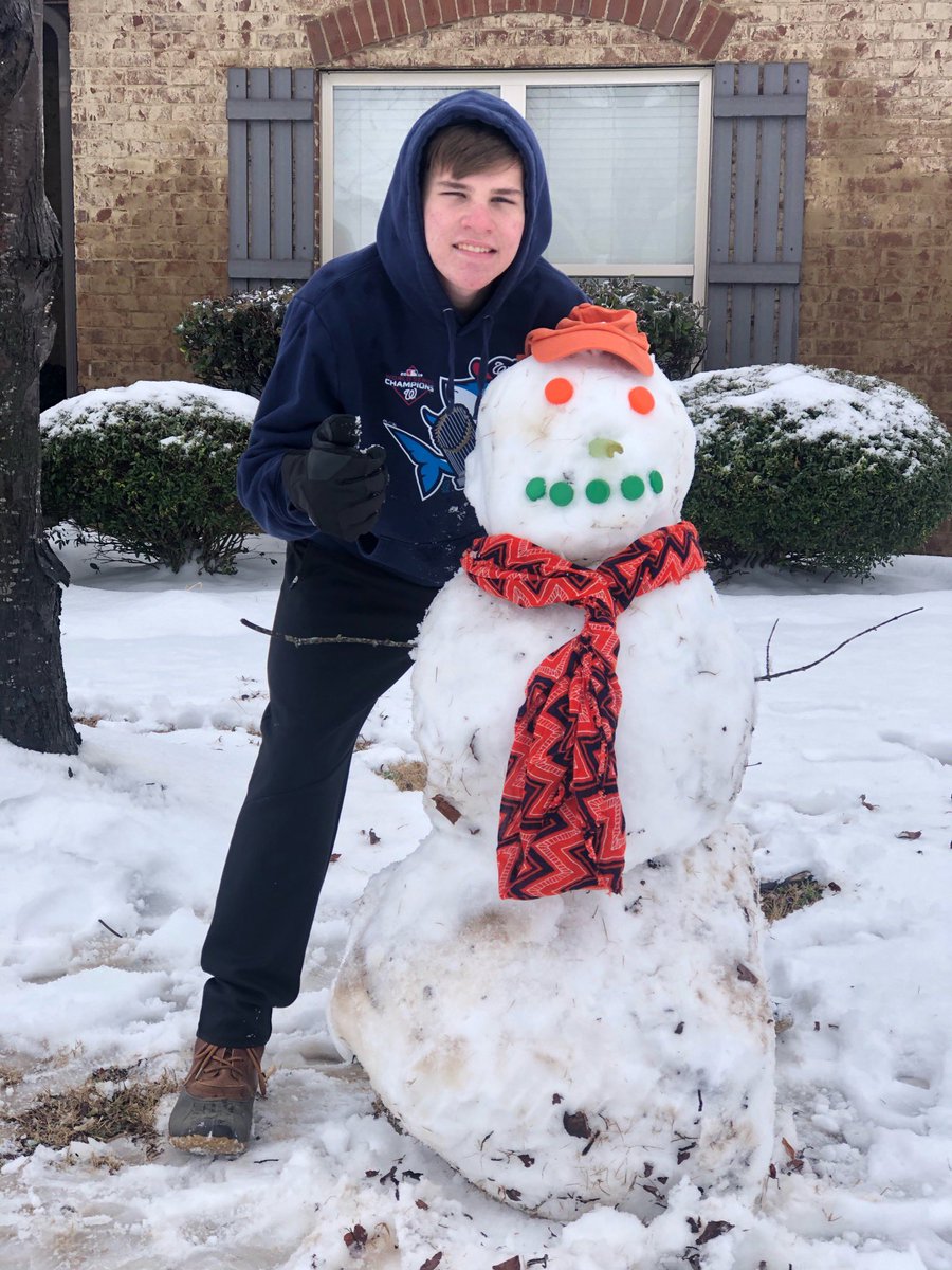 athenstennis1's tweet photo. The AHS tennis team is enjoying their snow day! Can’t wait to get back on the courts, but until then snow will have to do. #oneathens https://t.co/blE48WAXrC