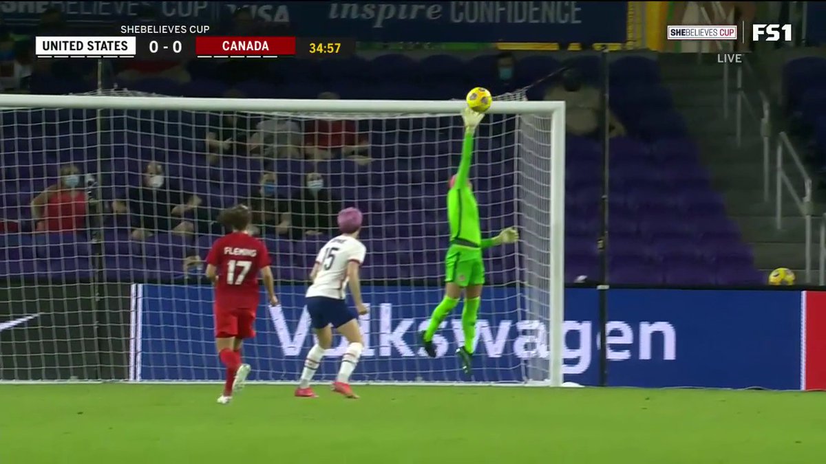 What a chance for the @USWNT! 

@stephlabbe1 comes up with the quick save for @CanadaSoccerEN ⚡️