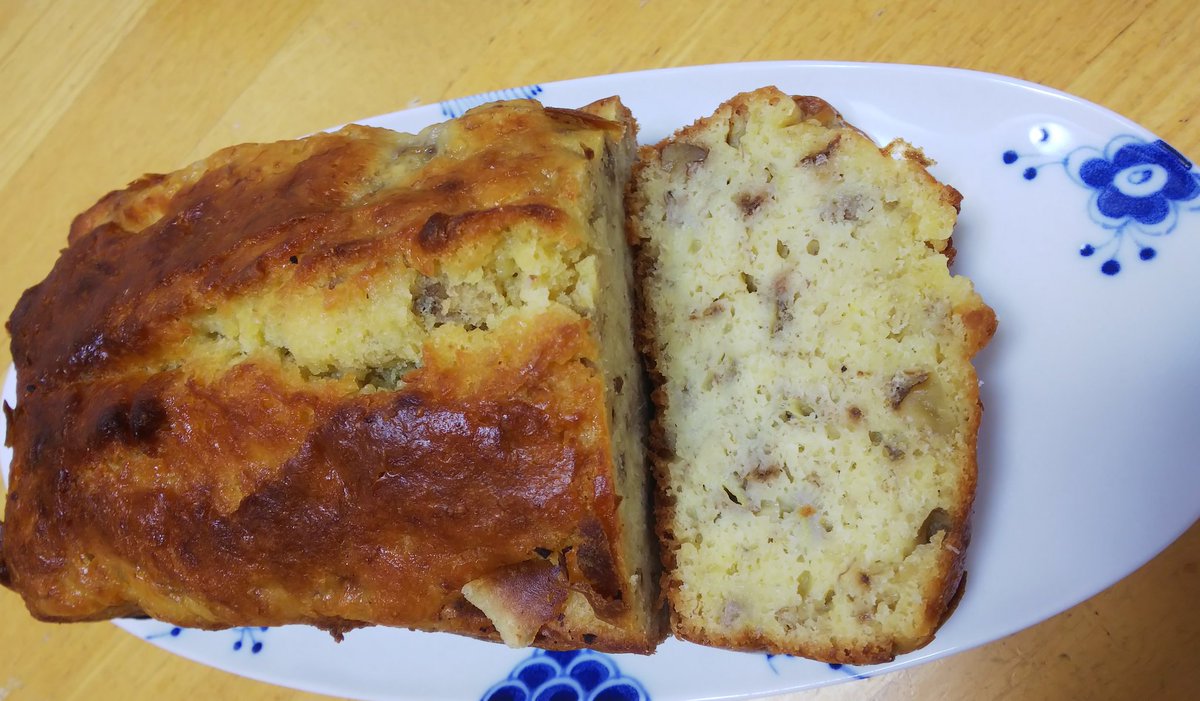 しまぱんぬ スイッチ入り続けている模様 ホットケーキmix使わないバージョン この１ヶ月で作りまくり １枚目 アーモンドプードルとクルミ入りバナナケーキ バター多すぎ感 しっとり ２枚目 ヨーグルトとブルーベリージャムのパウンドケーキ