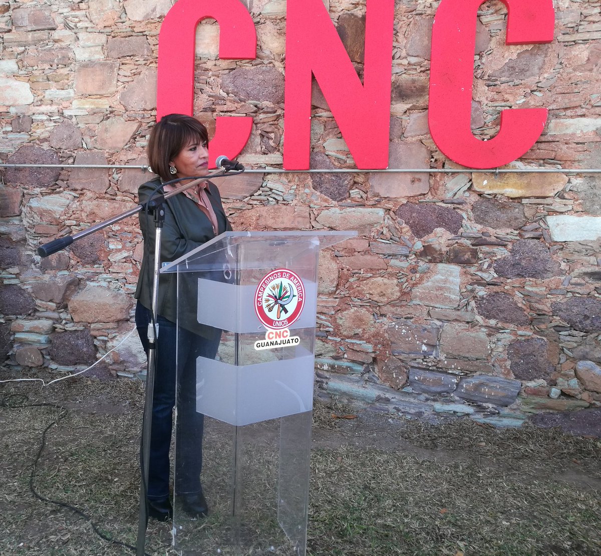 PRIGTO's tweet photo. LORENZO CHÁVEZ ASUMIÓ DIRIGENCIA ESTATAL DE LA CNC.

Con el compromiso de trabajar con todos los cenecistas, Lorenzo Chávez Zavala asumió el cargo de delegado en funciones de presidente de la Confederación Nacional Campesina (CNC) en el estado.
 https://t.co/kTJmYU7zLl https://t.co/6b5VabN7HY