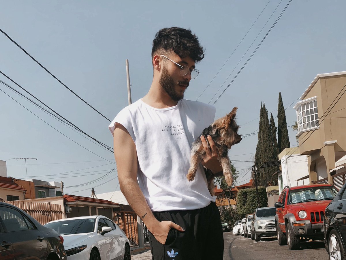 atlgarza's tweet photo. perrito y yo https://t.co/VZgEGlFhyR