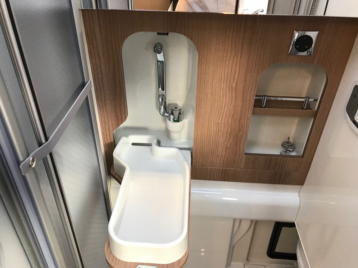 dicksonsofperth's tweet photo. Meet the Malibu 540 2 berth camper. This exceptionally high-quality van conversion has all your essential amenities within a compact 5.43m chassis. Learn more or book a viewing today on our website. https://t.co/NXaCS1RzHR https://t.co/1PUCU97Cnz
