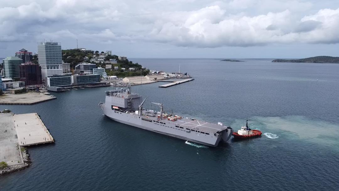 Welcome to Port Moresby #HMASChoules @Australian_Navy! #PNGAusPartnership @AusHCPNG 🇵🇬🇦🇺