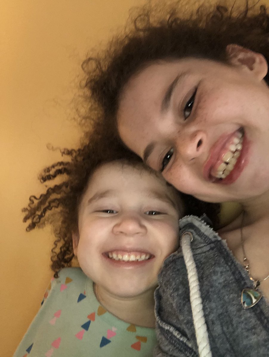 MERuss's tweet photo. Granddaughters’ selfie. #happynana https://t.co/kXzvaanevt