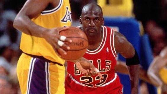 Why Michael Jordan is the Superior Defender to LeBron James:A Thread: