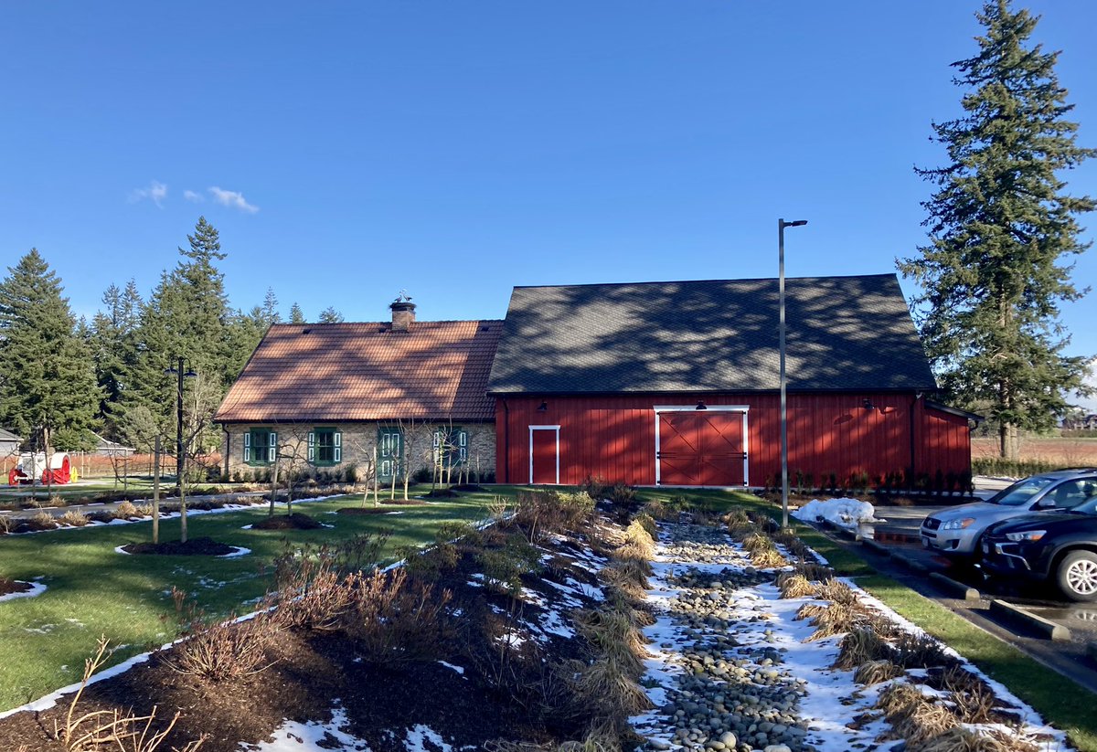 karenepp65's tweet photo. So the housebarn behind the Mennonite Heritage Museum is almost done. I can’t wait to check it out #onceremoved #dailybonnet #heritageweek https://t.co/btYb3VKVpV