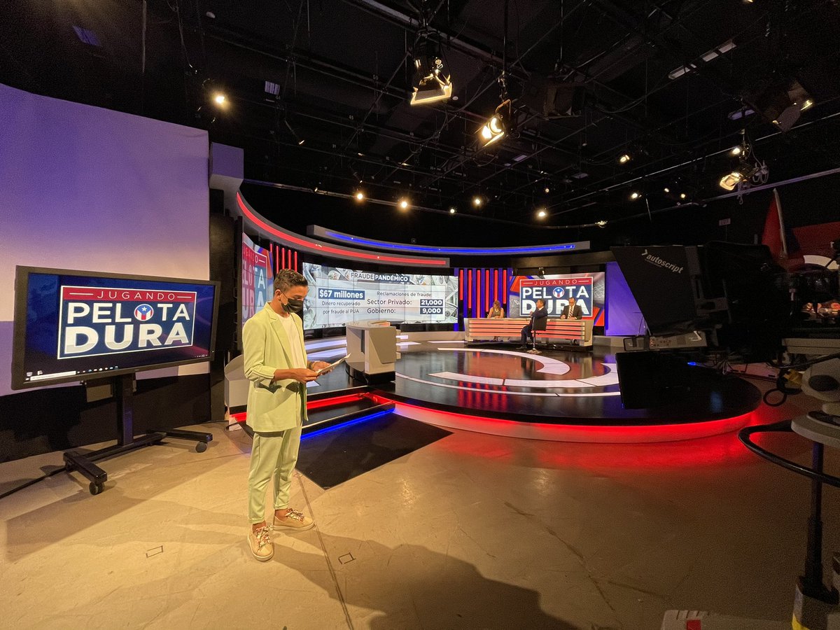 elianflorestv's tweet photo. ¡A sacar la pelota del parque! ⚾️🎥❤️

Gracias a la producción de @JugandoPelotaPR por darme la oportunidad de unirme a su equipo de reporteros y producción, y también celebrando el regreso de #TeleOnce. Una experiencia que siempre visualice y hoy se ve hecho realidad. https://t.co/Ex0TXa7NUe
