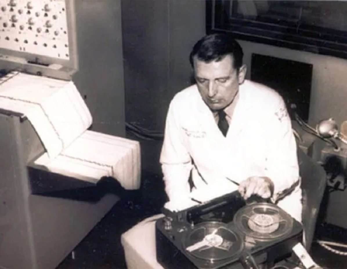 also in the 2nd set: dr. stanley krippner begins his 8-night (successful!!) pilot study in dream telepathy, projecting slides behind the band with instructions for the audience to telepathically send the images to sleeping recipients in brooklyn.  https://stanleykrippner.weebly.com/a-pilot-study-in-dream-telepathy-with-the-grateful-dead.html [11/15]