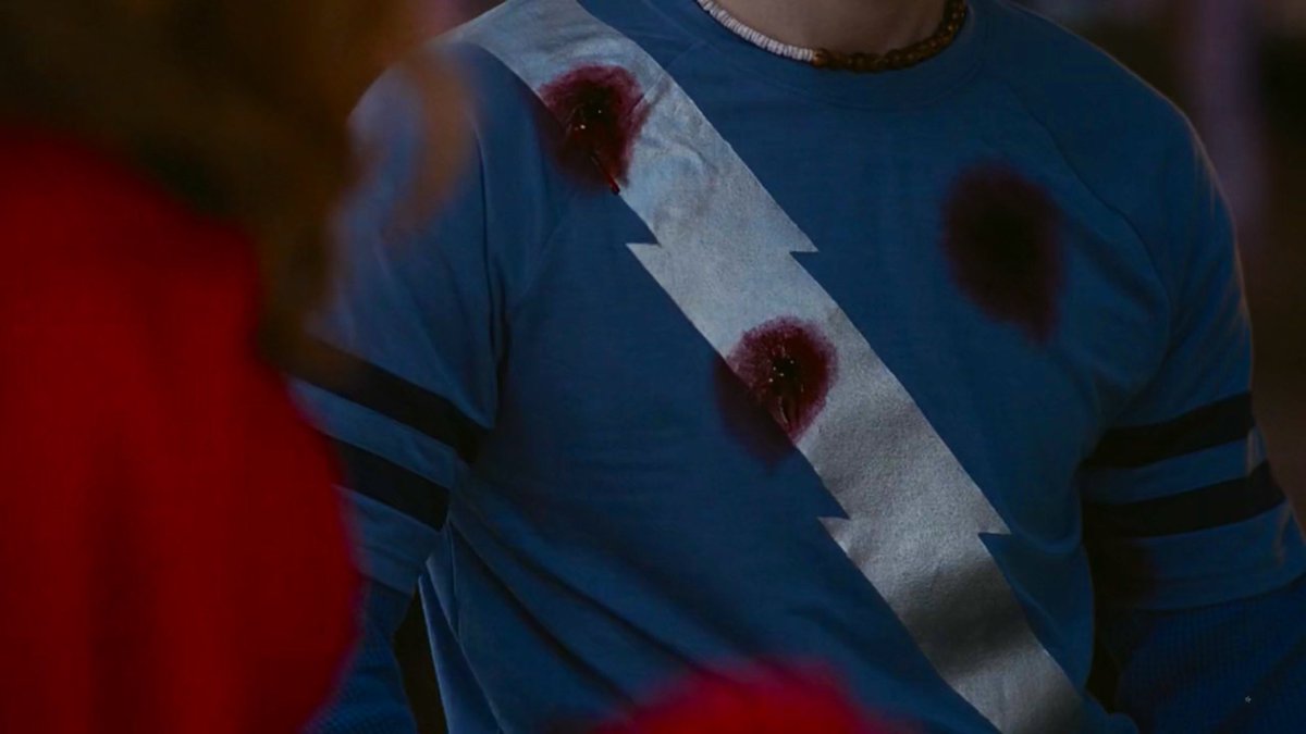 When she turns around, she sees the dead version of him complete with the bullet holes. The last time she saw him, much like with Vision in episode 4