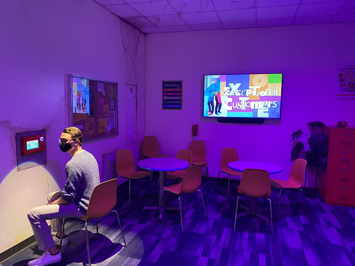 It’s at this time you find out that the entire place is explorable with hidden nooks and crannies in the market letting you explore the hidden underbelly, but first the breakroom!