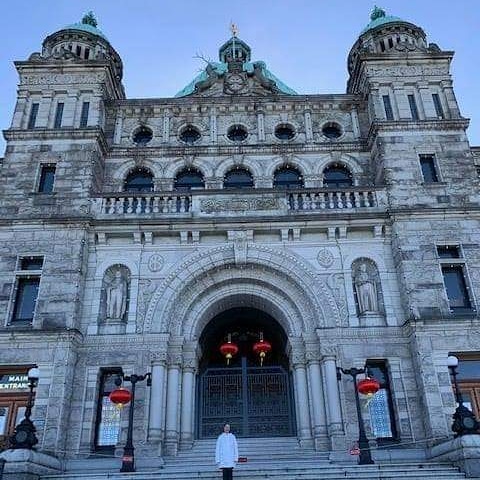SusieChant_nvs's tweet photo. By the way, I finally made it to Victoria this week! Set up my office there and got my tech set up! Getting me really excited to start the spring sitting of the Legislature! #bcpoli https://t.co/AXc6uIOzzV