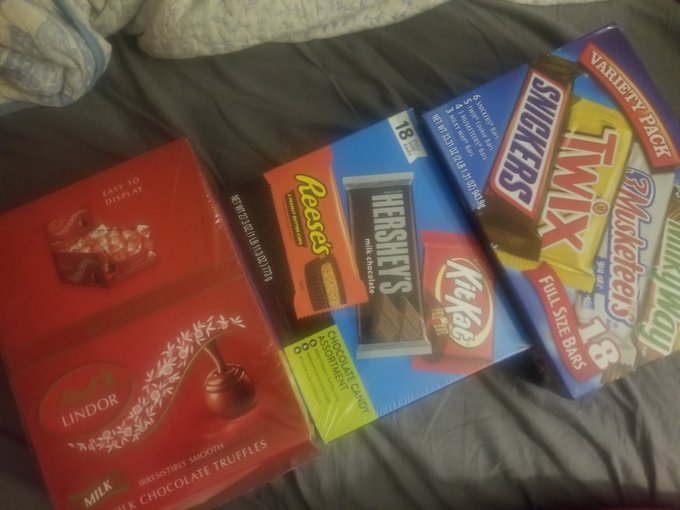 I asked for chocolate last week and today this arrived without any gift receipt. I may be set for a day<a href="/tag/gopackgo"class="tags"><span>#gopackgo</span></a>