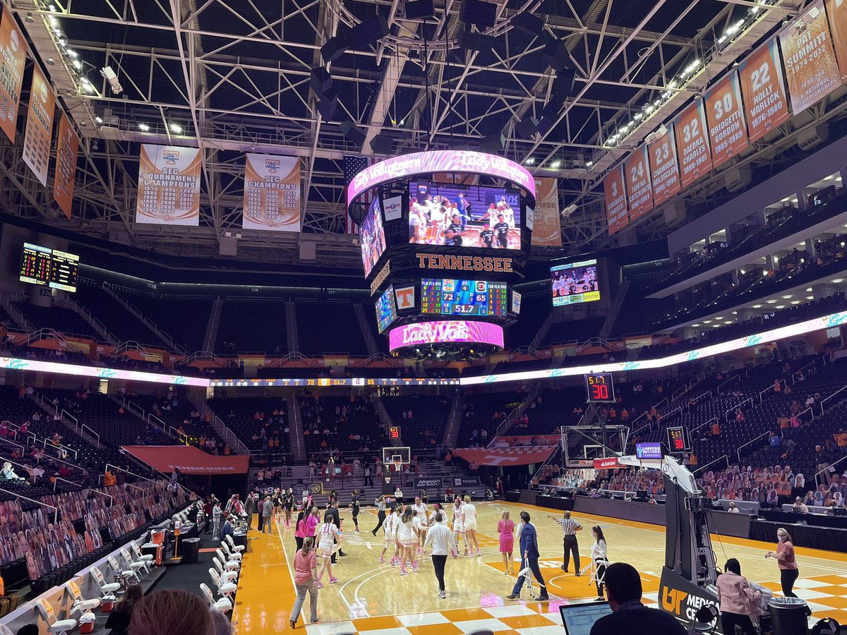 wutksports's tweet photo. Timeout South Carolina!
@LadyVol_Hoops: 72
@GamecockWBB: 65
๐ธ: @chloe_levering
#LadyVols #NCAAWomensBasketball #RockSolidSports #WUTKFM https://t.co/I2O0rfIjOg