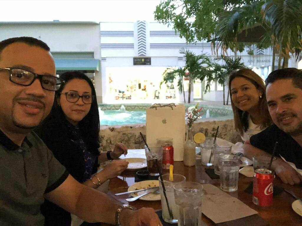 garmat1's tweet photo. #TBT #valuepeople #qualitytime https://t.co/bkdGg4Bacu https://t.co/buXS47nVFU