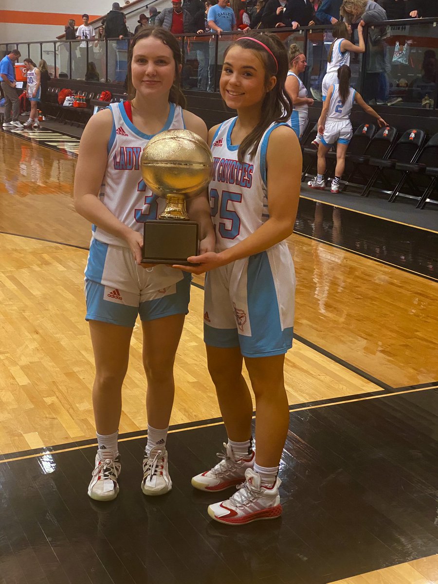 white_shanan's tweet photo. Borden Co girls Area Champs with win over Spur 68-39🏀 @BreezenationWT   #breezenation @TXHSGBB @BordenCounty @pchristy11 https://t.co/UO50sdQzcI