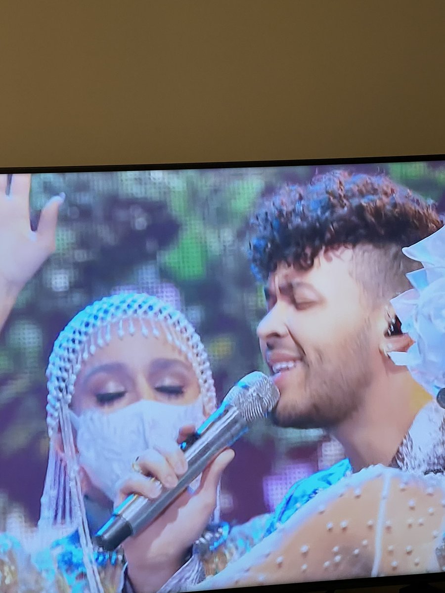 ♥️ #AntesQueSalgaElSol #PrinceRoycePLN <a href="/PrinceRoyce/">Prince Royce</a> <a href="/EmeraudeToubia/">Emeraude Toubia</a>