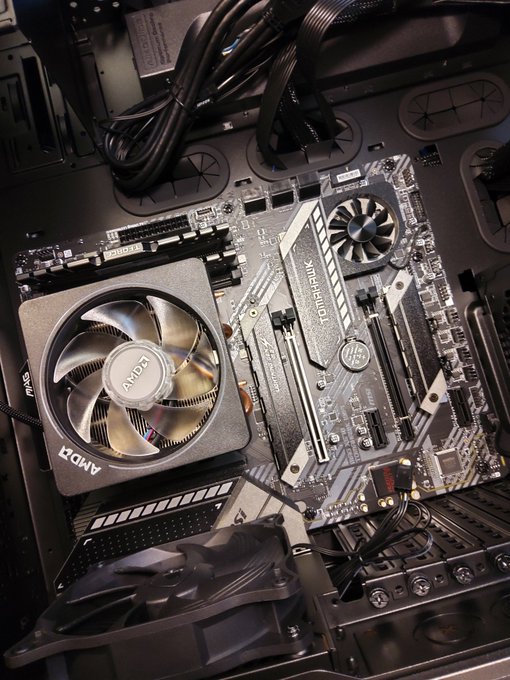 It's all assembled! https://t.co/n1s6c9Hzzo