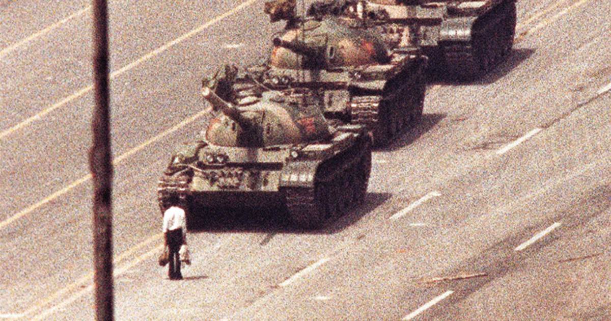 RamblingRabbi's tweet photo. @Echinanews  Hi China News i have some great news to tell you, i was shopping at the square and some idiot left a tank parked at the square how crazy ! -Rabbi #china #freedom #shopping https://t.co/pUH2pF065J