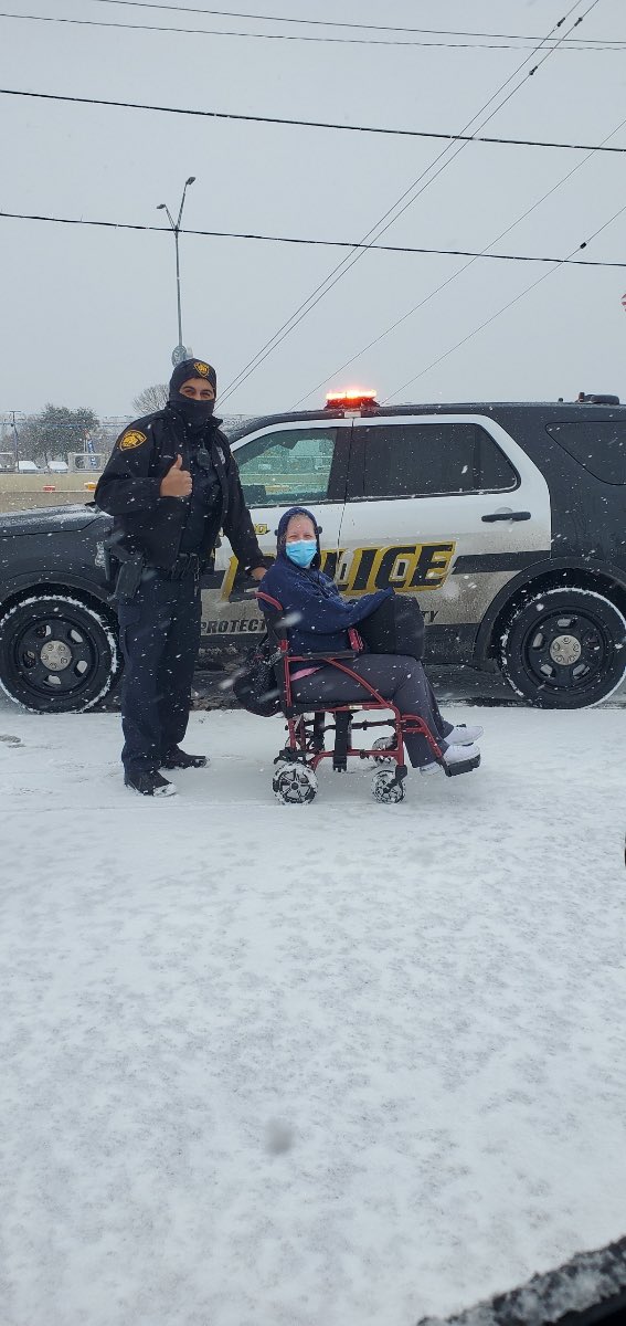 Shoutout to #SAPD Officer Eloy Medina #631! Officer Medina saw a 16-year-old pushing her disabled mother in a wheelchair. Officer Medina made sure they were able to get to Walgreens for essentials and then to their apartment. Way to go, Officer Medina! 💙
