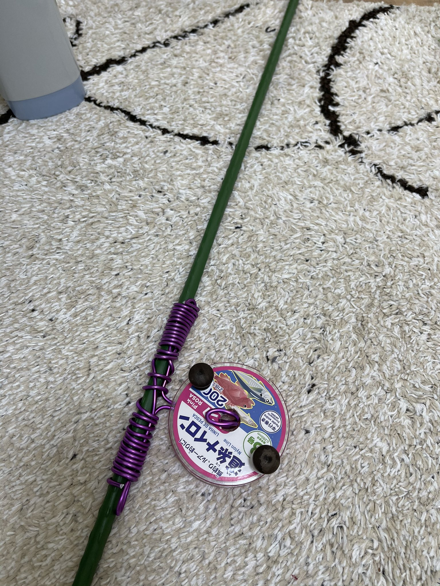 釣っ太郎ch 100均素材のみでヘチ釣りのヘチ竿ヘチリールつくりの途中経過 ヤバない Ww めっちゃそれっぽくなってきてんけどw 行けそうな気がしてきたー ヘチ釣り 手作り チヌ リール T Co 1vkec5rwlh Twitter