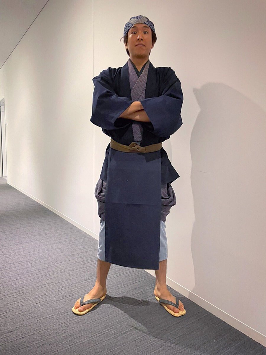 ItoSoutaro_'s tweet photo. 2021年NHK大河ドラマ
#青天を衝け

おかげさまで
オープニングダンサーとして
ちゃっかり出演してます。
先日より放送スタートしてます。

まだ放送見られていない方は
洋服バージョンと
和服町人
で変装してるんで
見つけてみて下さい。
ま、放送は1年あるんでゆっくり探しましょ。 https://t.co/pThrp616yV