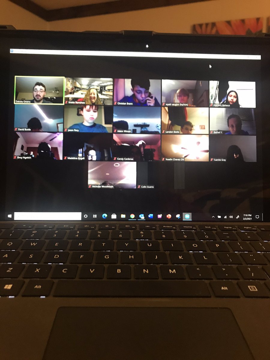 kramshawos's tweet photo. Huge thank you to my guest lecturers; Saige, Hayley, and Dakota! I love that these OS grads (all of whom are choosing to pursue science careers) come back & talk to my current students!! It’s something I look forward to every year! Thanks kids!!! 💛🧬💉💊🦠🩺🧫🧪🌡💙 https://t.co/WPOuDWUDl4