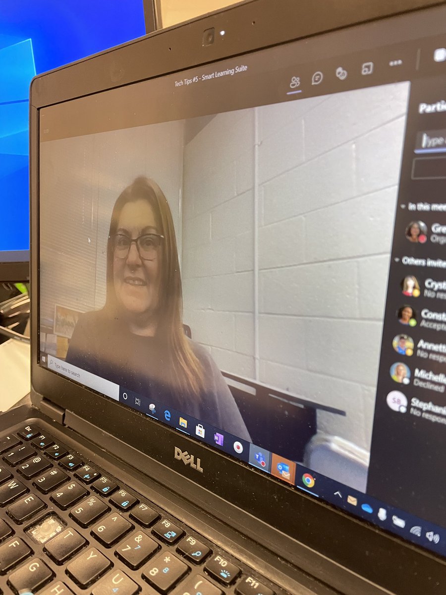 gjrobinson's tweet photo. Great day of training for my @ClydeErwinElem  K-5 Ts today on how to use @SMART_Tech #SmartLearningSuiteOnline  in their classrooms today! They love learning new tools for their instructional toolboxes! #OnslowDLT #EaglesSoar https://t.co/mOZXfvbC46