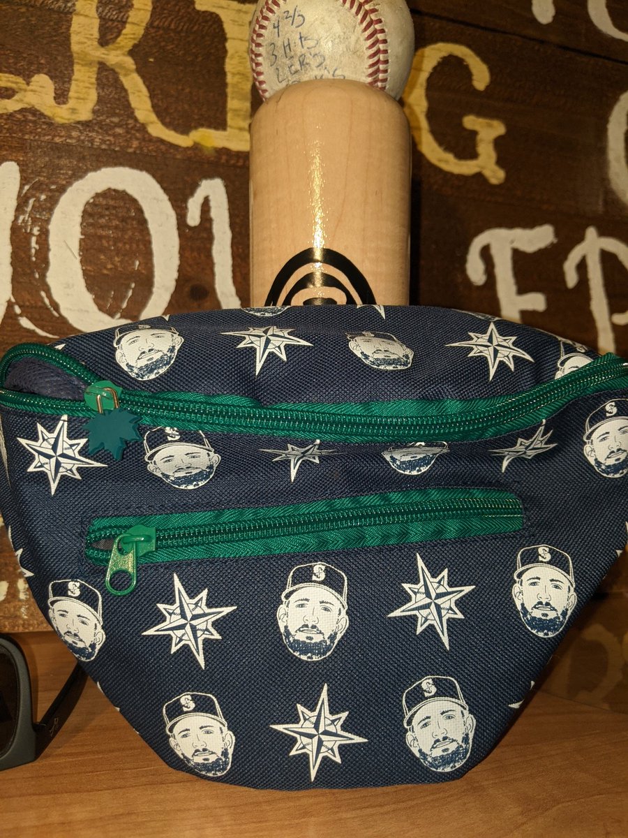 mbravesbaseball's tweet photo. Time to break out the big maple fanny pack!!! Welcome Home!! @James_Paxton https://t.co/rk3Ru3SCae