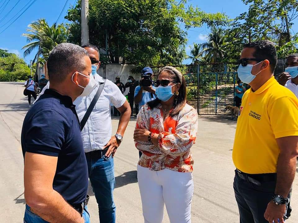 RadNalSai's tweet image. #SanAndrés Luego de varios bloqueos de vías realizados por la comunidad ante la falta de agua potable @GobernacionSai y 
@Veolia_SAI anuncian plan de choque para abastecer sectores afectados por la intensa sequía.