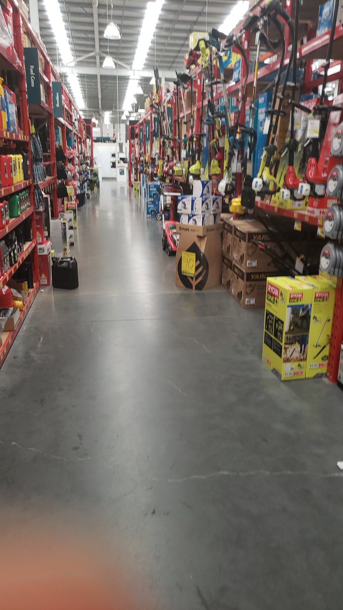 TheRealALM's tweet photo. Second day out of lockdown, I'm at bunnings. It's the #sponsoreffect https://t.co/poEkvF9H0V