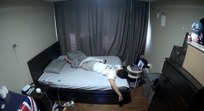 fromseoso's tweet photo. จองอูคือเรียนออนไลน์กายออนเบดที่แท้5555555555555555555555555 https://t.co/7NmD7skFBW