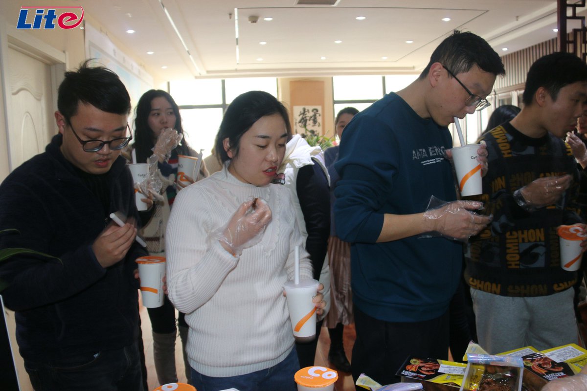 liteHN's tweet image. Sweet Afternoon Tea, In order to sympathize with the hard work of everyone, the company specially prepared small surprises, nice cakes. More click: hnliterefractory.com/?twitter=1

#kilnfurniture

#refractorymaterial

WHATSAPP: +86 19937753282