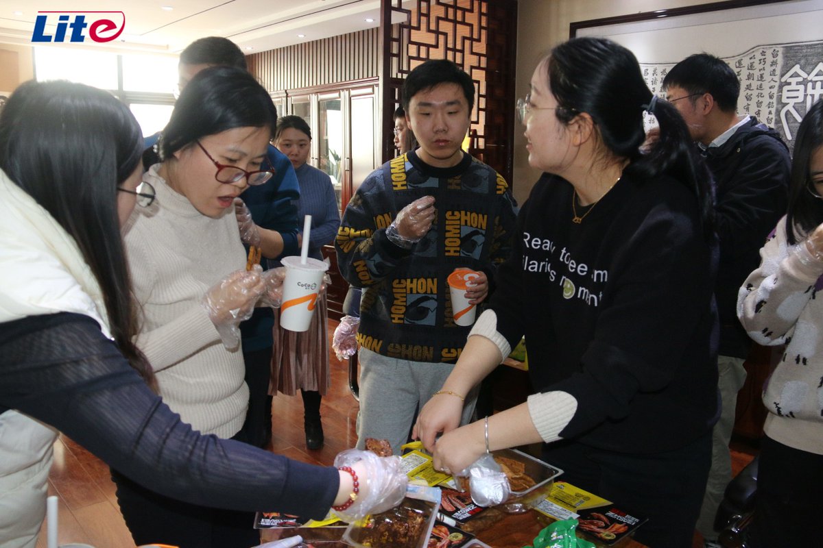 liteHN's tweet image. Sweet Afternoon Tea, In order to sympathize with the hard work of everyone, the company specially prepared small surprises, nice cakes. More click: hnliterefractory.com/?twitter=1

#kilnfurniture

#refractorymaterial

WHATSAPP: +86 19937753282