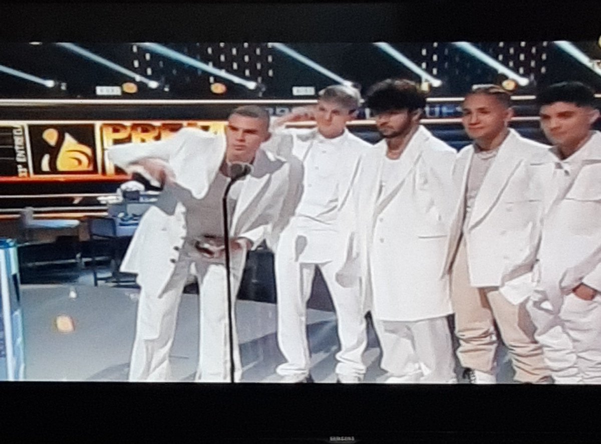 Zabdiel_GT's tweet photo. @CNCOmusic ganaron Mejor grupo del año #PremioLoNuestro @premiolonuestro 🥳❤🔝✨ https://t.co/ROsPWTiJ4x