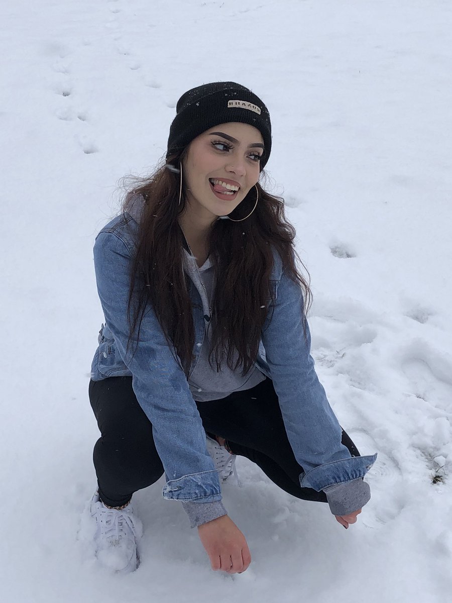 loreemariia's tweet photo. icy ☃️ https://t.co/yeEcx8JGVs