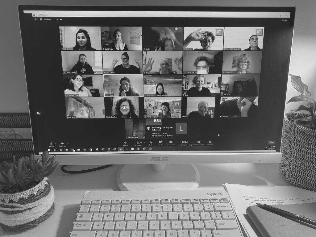 What a great feeling to be back 'in the dark' with our international Dialogue Community! 👀Dialogue with Distance™ live workshop with our global DSE Partners in Germany, Singapore, Malaysia, Brazil, Hong Kong, Italy -thank to you all! 🤍#dialogueinthedark #dialoguesocial