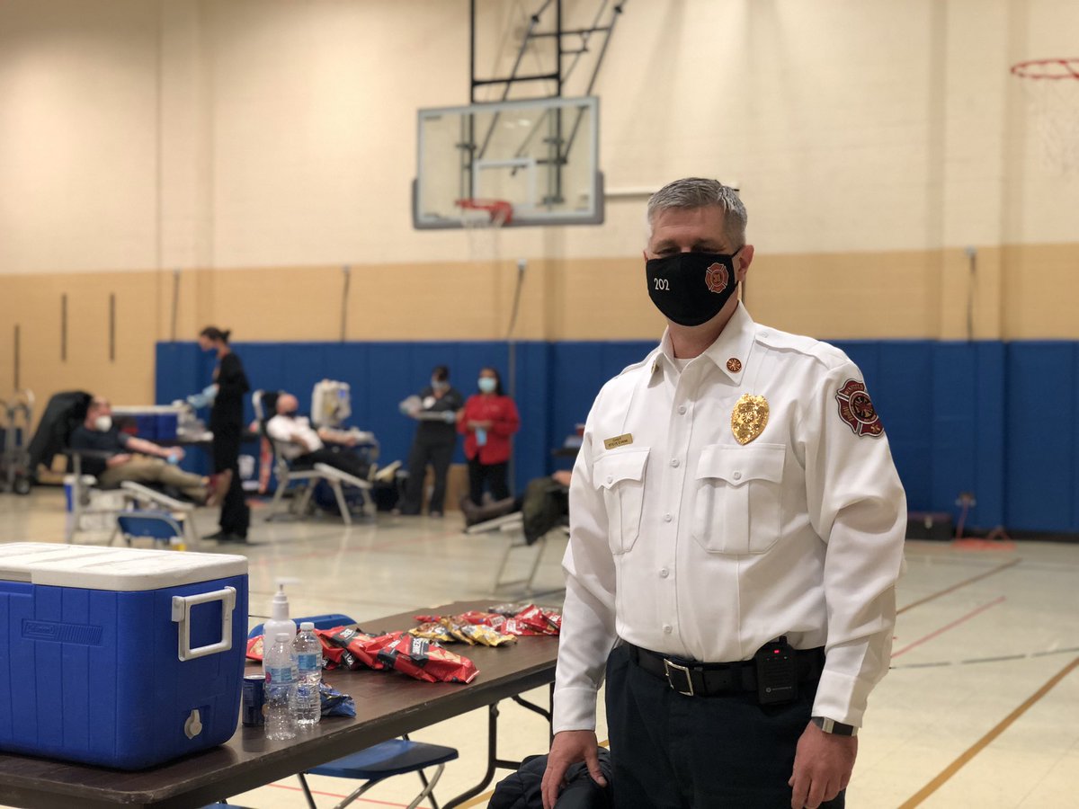 W34EdFoundation's tweet photo. These folks have heart. #winfield34 donating blood to save lives. https://t.co/mfC96Opk5U