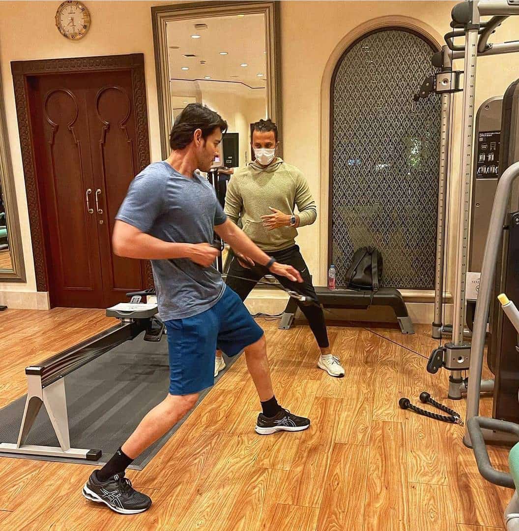 MaheshFanTrends's tweet photo. Superstar @urstrulyMahesh 👌🔥 #SarkaruVaariPaata https://t.co/gg1IGgi6PY