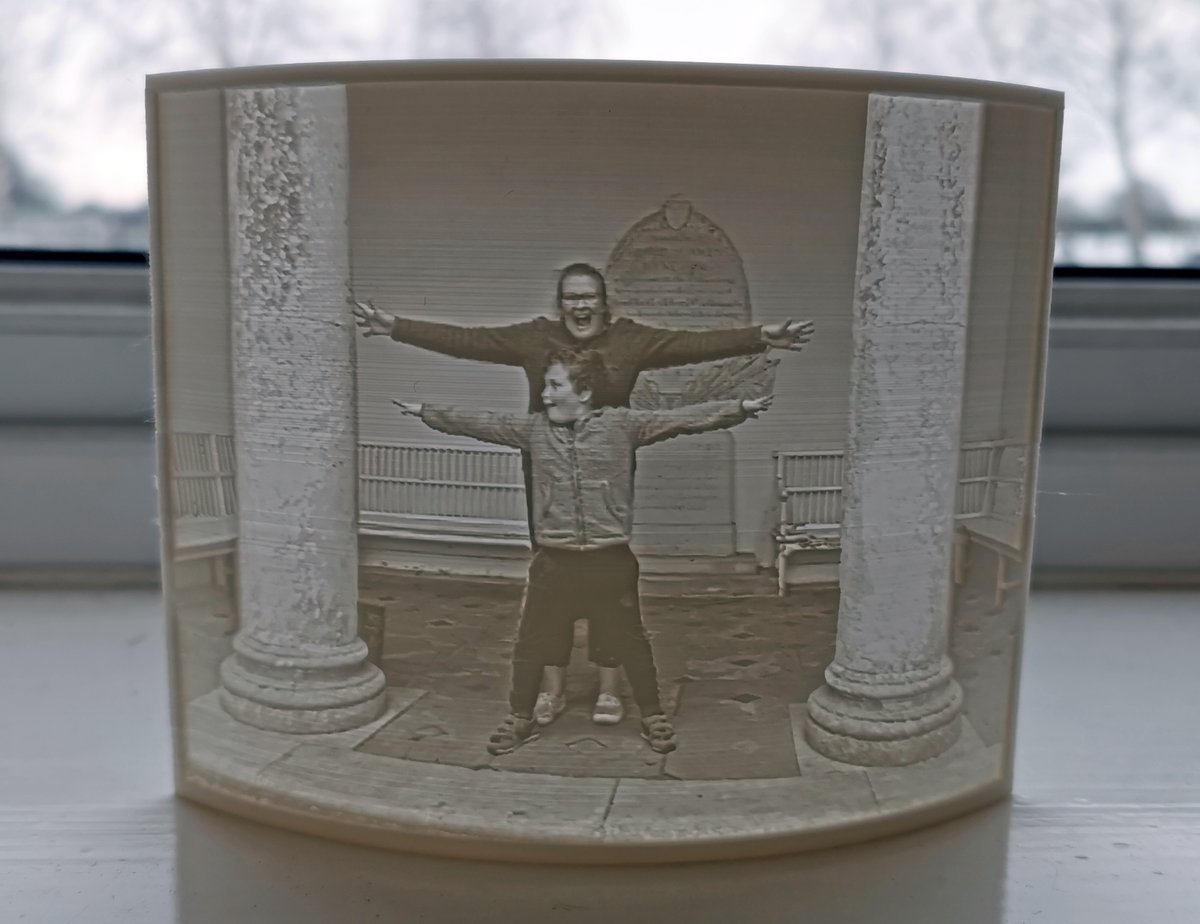 BadDogDesigns_'s tweet image. Fridays #Giveaway on #FreebieFriday A 3D lithophane print of your own photo. Winner picked by @SharonFreemant2  who won last week. Just RT or Like and add a picture to enter. Or you can order one here -&amp;gt; rb.gy/gbmpo0  #Competition #photography  #win #memories #free