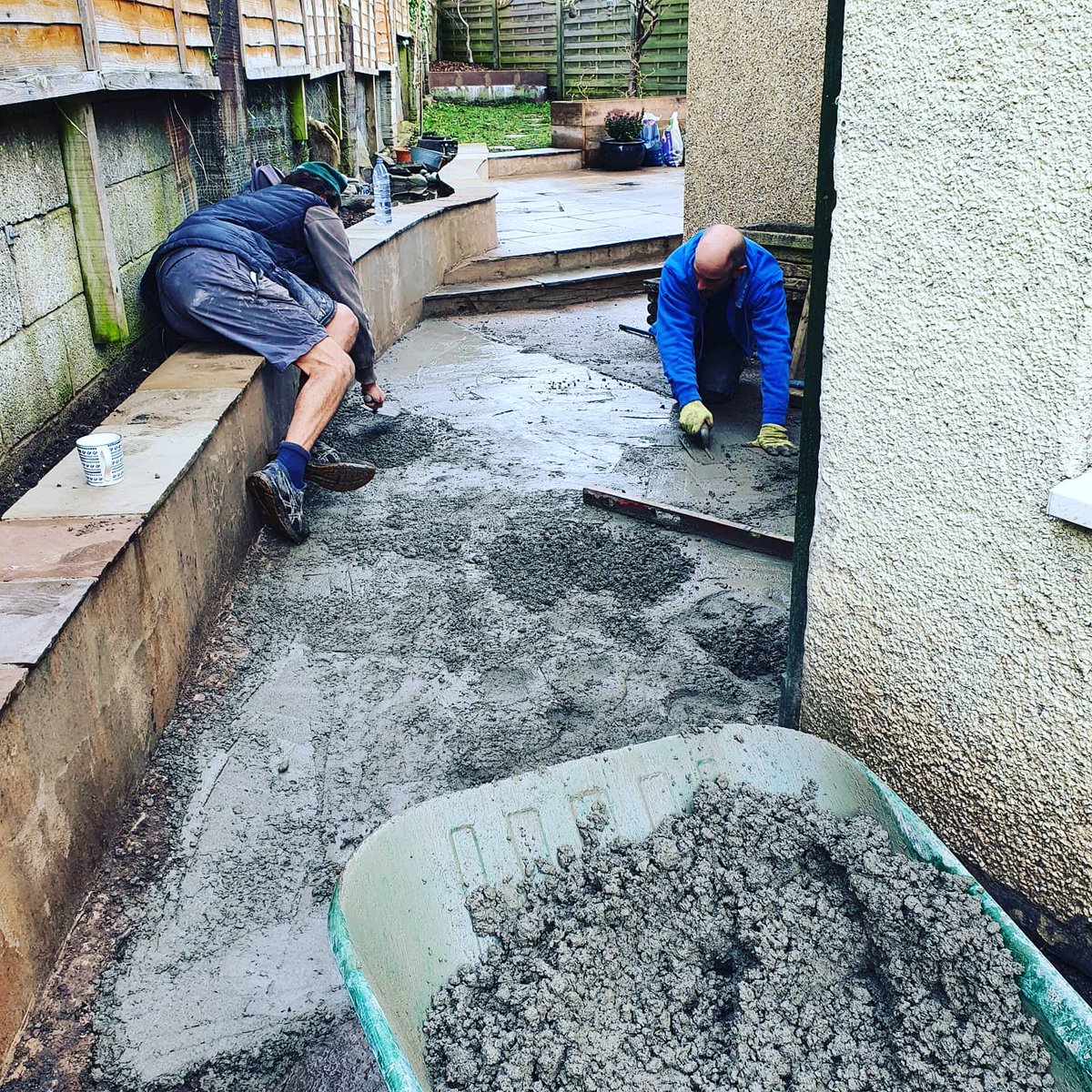 secretgardenweb's tweet photo. #levelingup a #concretebase - such a satisfying job on a nice dry day!
#landscapers_of_instagram #landscaping #landscapinglovers #landscapinglife #concrete #lovewhatyoudo https://t.co/GfYQ2HjMtw