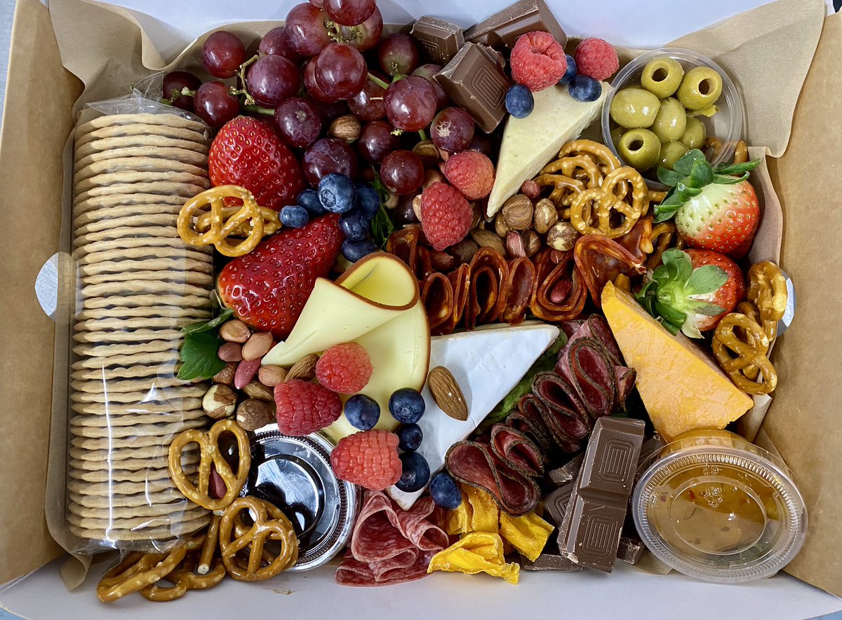 Continue to #celebrate your lockdown occasions with our #GrazeBoxes
Have a look at out website or DM for those personalised boxes

HAPYY FRIDAY
#chester #platters #graze #lockdownbirthday #lockdownchester #cheshirelockdown #corporategift #corporatetreat #staffappreciation