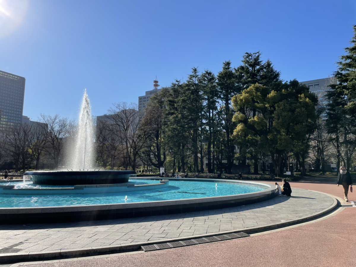 【#フィールドキャスター たちの #現場ライブ 】
人出が多くなっている印象のある東京・渋谷
今週末は20℃近くと“初夏”のような暖かさの予想。今日も日向では、予想最高気温よりも暖かく感じます。街にいる人も、日影との温度調節に戸惑っている様子でした。
#小澤陽子
#FCの現場取材記
#イット
